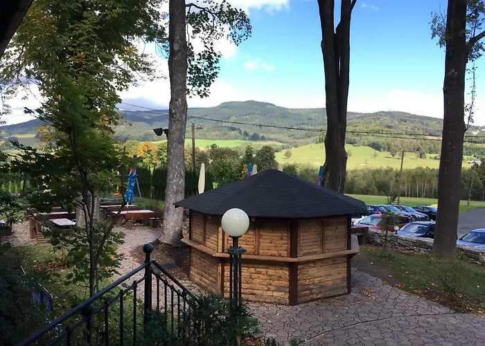Restaurant Bobrovnik Гостевой дом Липова-Лазне